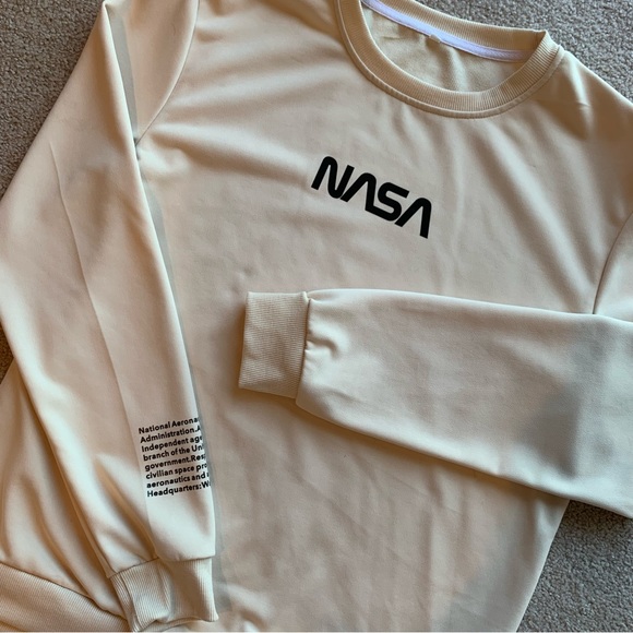 SHEIN | NASA Pullover Sweatshirt | CHAMPAGNE- SMALL - Picture 8 of 10